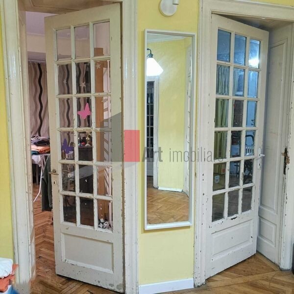 Mosilor urgent!, fara risc seismic, acte la zi, scara curata, negociabil